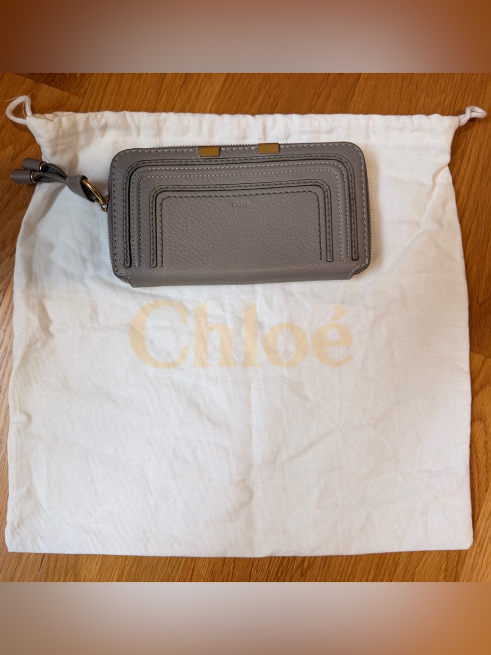 Chloé Marcie Cashmere Gray Pebbled Leather Zip Wallet with Gold Accents